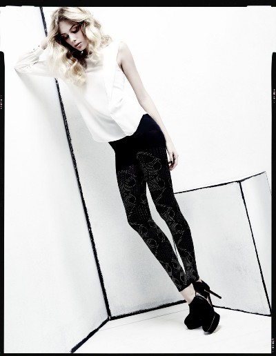 Ekskluzywne legginsy z modnym b&#322;yszcz&#261;cym wzorem Wasabi firmy Omero