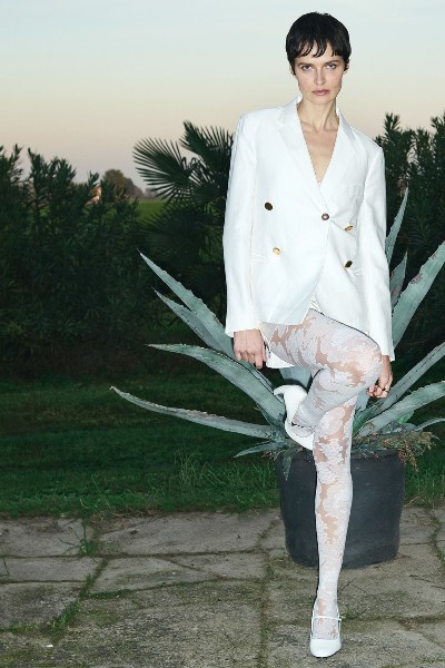 Rajstopy z damasce&#324;skim motywem imituj&#261;cym koronk&#281; marki Trasparenze, czarne, rozm. S